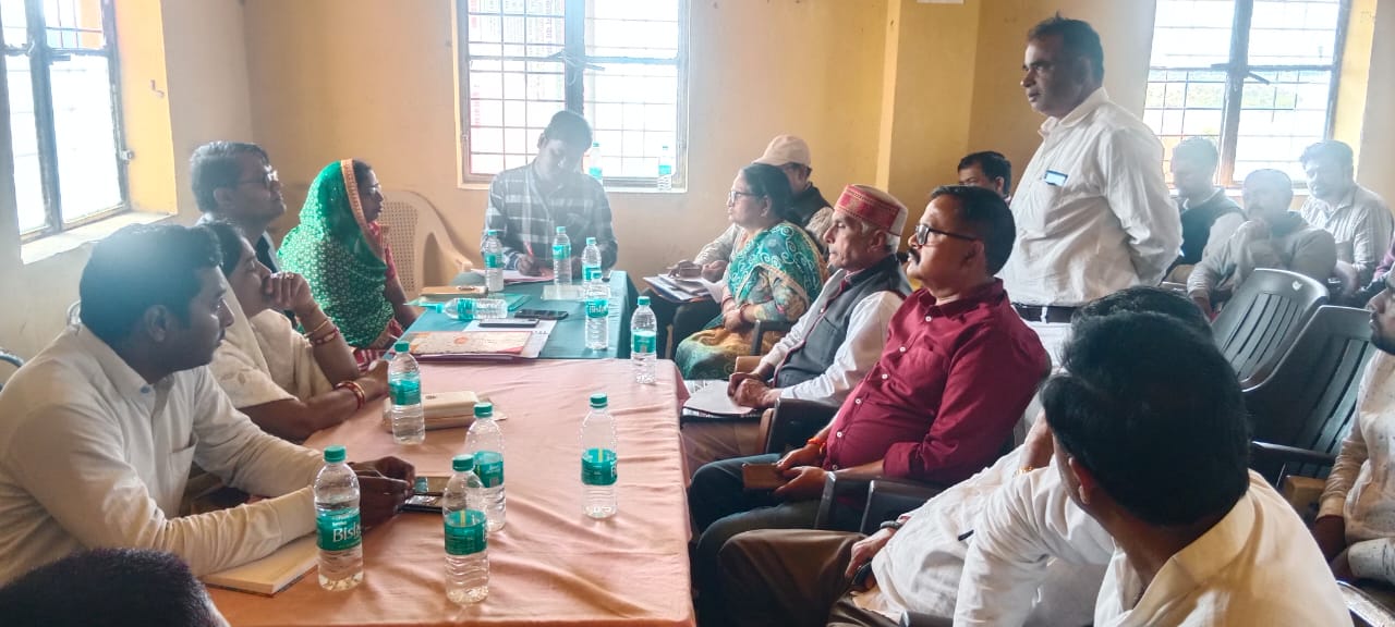 पानापुर की खबरें : बीडीसी की बैठक में मनरेगा जेई की कार्यशैली पर हुआ हंगामा