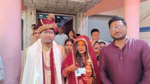 वोट@24:बिहार के जमुई में विदाई से पहले दुल्हन ने किया मतदान