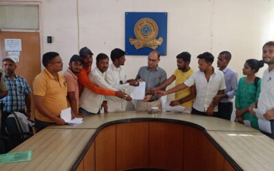 एकेडमिक कैलेंडर दुरुस्त करने एवं विभिन्न परीक्षाओं को लेकर जेपीयू कुलपति से मिला एआईएसएफ सारण जिला परिषद के छात्र प्रतिनिधि