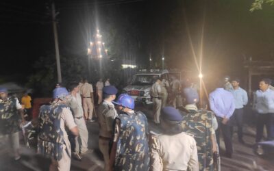 सीवान : महावीरी अखाड़ा जुलूस में बवाल,उपद्रवियों ने पुलिस पर हमला. BDO की फुकी गाड़ी
