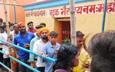 बाबा महेंद्र नाथ धाम में श्रद्धालु अहले सुबह से जलाभिषेक को लेकर उमड़ पड़े