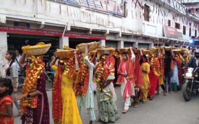 माता बैष्णव देवी को गुफा से बाहर निकाल नगर भ्रमण कराया गया