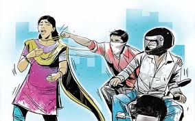 बाइक सवार झपटमारो ने महिला टीचर से छीन ली सोने की चेन