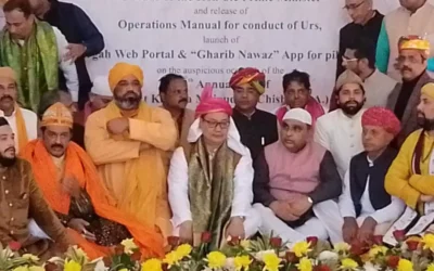 पीएम मोदी की चादर अजमेर दरगाह पर चढ़ाई गई