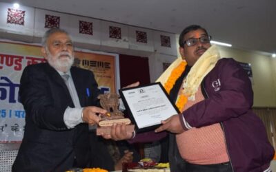 सीवान के साहित्यकार व शिक्षक मुकेश कुमार दुबे “दुर्लभ”काशी में प्रान्ति इंडिया साहित्य सम्मान 2025 से हुए सम्मानित