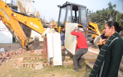 संभल में प्रशासन ने क्यों चलवाया बुलडोजर