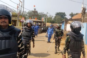 बिहार में झड़प के बाद तनाव गहरा गया है