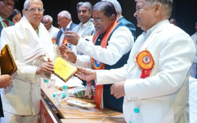 डा० यतीन्द्र सिन्हा को बिहार सरकार के मंत्री हरि साहनी ने किया सम्मानित