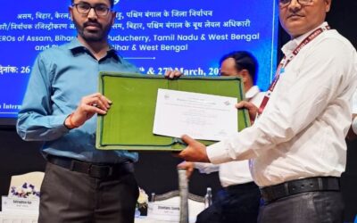 बूढ़े व्यक्ति की भूमिका निभाने वाले शिक्षक हरेराम पुरस्कृत