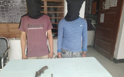 सोशल मीडिया पर हथियार लहराना पड़ा महंगा, दो युवक गिरफ्तार