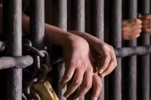 दुनिया के जेलों में 10574 भारतीय नागरिक बंद हैं जिनमें से 43 को मौत की सजा मिली है