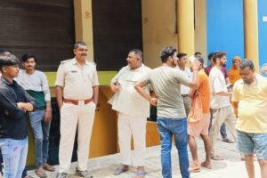 पूर्व विधायक धर्मनाथ सिंह की पुत्री की गले से उचक्कों ने चैन उड़ाये