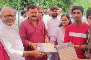 बनियापुर विधायक ने दुमदुमा में विधालय भवन का किया उद्घाटन