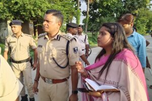 गरखा में आपसी विवाद में घटित हत्याकांड के घटनास्थल का एसएसपी ने किया निरीक्षण