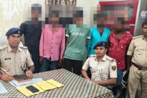भभुआ में स्पोर्ट्स स्टेडियम में चल रहा था मादक पदार्थ का कारोबार, 26 ग्राम मादक पदार्थ के साथ 5 गिरफ्तार