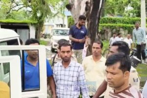 निगरानी ने 50 हजार घुस लेते राजस्व कर्मचारी को पकड़ा, जमीन दाखिल के नाम पर ले रहा था घुस