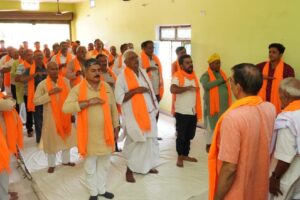 गुरु दक्षिणा कार्यक्रम में गूंजे राष्ट्रीय विचार : आरएसएस विभाग कार्यवाह प्रभात रंजन जी का गहन बौद्धिक सत्र आयोजित, बड़ी संख्या में स्वयंसेवकों ने दी उपस्थिति