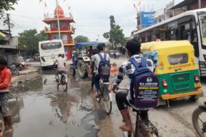 मशरक की खबरें : सड़क का अतिक्रमण सड़क जाम और दुर्घटना का मुख्य कारण