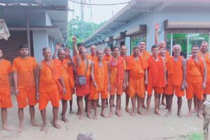 रघुनाथपुर : चकरी से कांवरियों का जत्था बाबा बैद्यनाथ को जल चढ़ाने के लिए रवाना