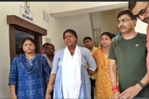 महिला SI और चौकीदार घूस लेते गिरफ्तार, खगड़िया में निगरानी विभाग का बड़ा एक्शन