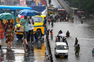 बारिश और भूस्खलन से पंजाब, दिल्ली और हिमाचल त्रस्त