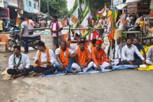 रघुनाथपुर में पीएम मोदी की मां के अपमान के विरोध में बिहार बंद का दिखा मिला जुला असर