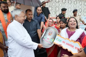 औरतों को जीविका दीदी समूह से जुड़ना अनिवार्य है-बिहार सरकार