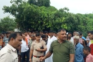 सड़क दुर्घटना में बाइक सवार सिवान जिले के अधेड़ की मौत, आक्रोशित ग्रामीणों ने किया सड़क जाम