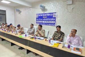 जिलाधिकारी एवं एसएसपी सारण ने विधानसभा चुनाव को लेकर CAPF पदाधिकारियों की बैठक