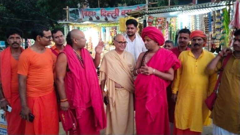 ब्रह्मर्षि साहेब बाबा धाम सरयू तट ग्यासपुर से पंच दिवसीय सनातन धर्म यात्रा शुरू 