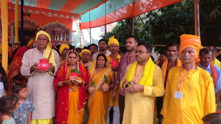 गरखा प्रखंड के फुरसतपुर गांव में प्राण प्रतिष्ठा एवं 24 घंटे का अखण्ड अष्टजाम शुरू